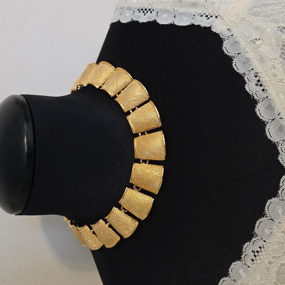 Elegant Anne Klein Gold Tone Necklace